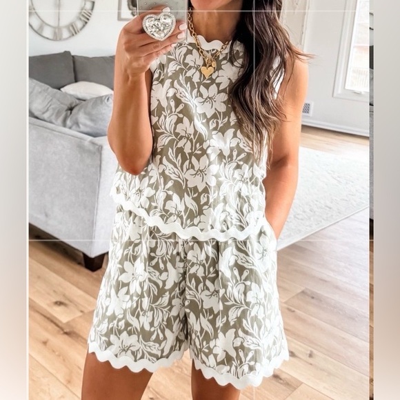 By Together Pants - 2 Piece short set. Olive green & white.